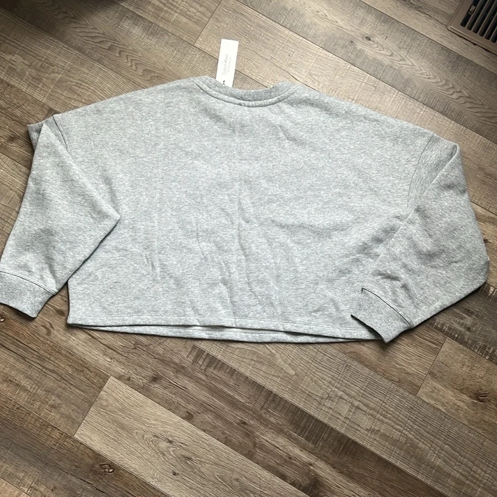 Calvin Klein Sweater - Picture 2 of 4